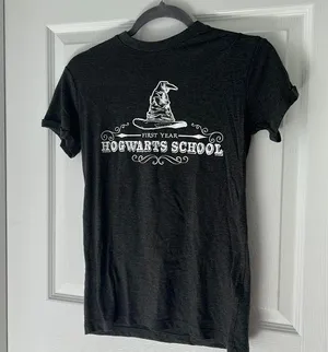 Harry Potter Hogwarts T-shirt thumbnail 1
