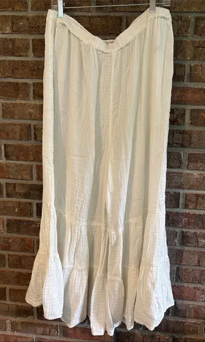 Anthropologie Cream Tiered Gauze Wide-Leg cropped Pants thumbnail 1