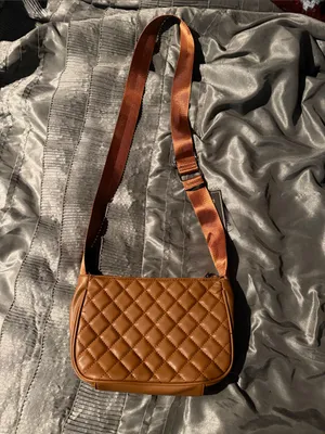 Deluxity Quilted Tan Crossbody Bag with Adjustable Strap thumbnail 3