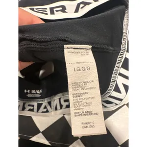 Under Armour sports bra criss cross style large EUC workout running women thumbnail 4