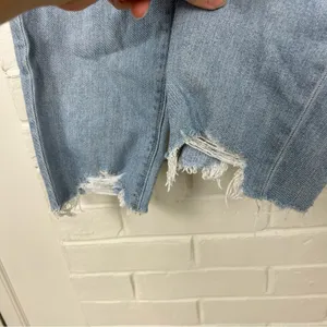 American Eagle Light Wash Distressed Curvy Mom Jean Size 4 thumbnail 8
