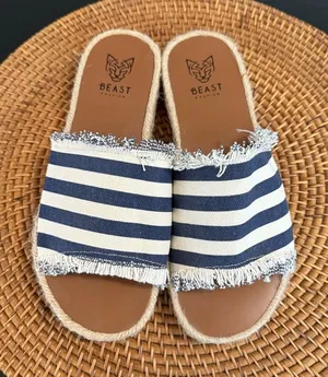 BEAST FASHION‎ Textured Brown and Gray Mat thumbnail 1