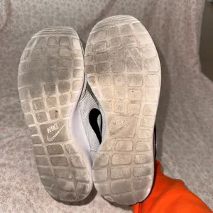 Nike Roshe Gray thumbnail 5