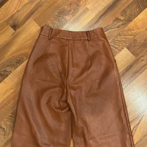 Princess Polly faux leather wide leg trouser‎ pant size 2 thumbnail 6
