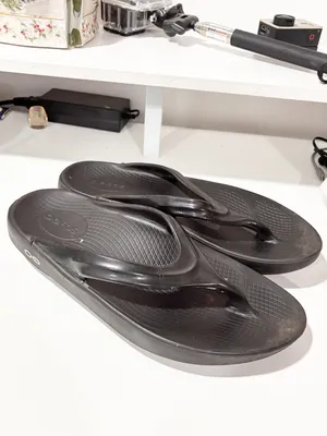 Oofos Oolala Womens Black Slip On Recovery Thong Flip Flops Sandals Size 7 thumbnail 3