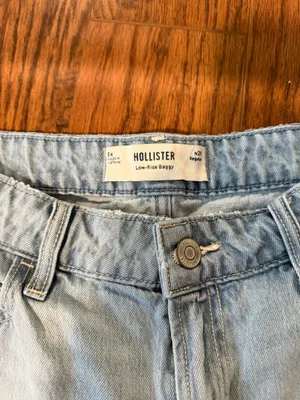 Hollister Low-Rise Baggy Jeans thumbnail 5