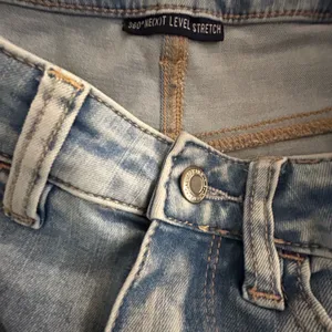 American Eagle 🦅 360 Next level stretch distressed hem skinny thumbnail 10