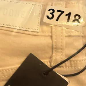 re/done 70s stove pipe jeans in vintage white‎ thumbnail 6