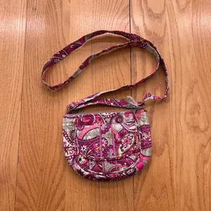 Vera Bradley Very‎ Berry Pink Gray Paisley Hipster Shoulder Crossbody Bag Purse thumbnail 2