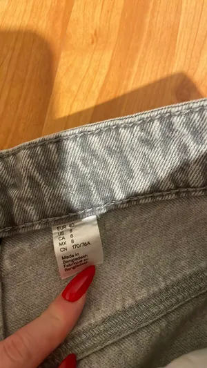 H&M Cargo Pants thumbnail 3