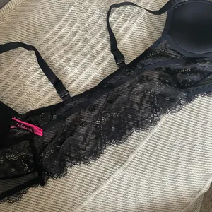 La Senza black delicate lace push up corset top bra with zipper / Size S thumbnail 5