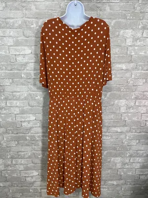 Girls with Curves Polka Dot V-Neck Midi Dress in Rust with White Dots thumbnail 3