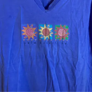 Fresh Produce Blue V-Neck Tee size medium granola casual‎ "palm dessert , ca" thumbnail 2