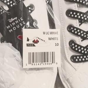 Minnie Mouse Womens 10 Shoes Sneakers Black White Red Disney Mickey NWT NEW thumbnail 3