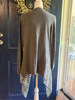 BKE Draped Open-Front Cardigan in Gray with Multicolor Accents thumbnail 4