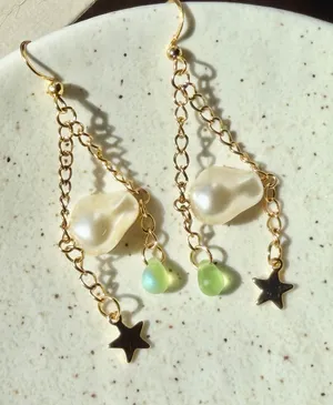Handmade gold tone stainless steel unique fairy whimsy dangle earrings💐💚 thumbnail 1