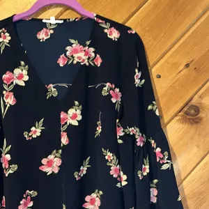 Pleione Dark navy blue and pink floral tie front flare sleeve blouse thumbnail 2