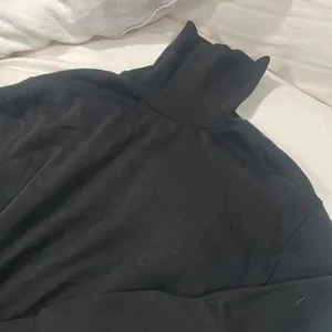 Zara Black Turtle Neck Sweater Size Small‎ thumbnail 2