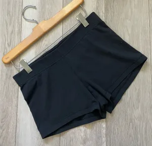 Lululemon Workout Shorts high rise 2.5" womens Black (size 6) activewear gym thumbnail 1
