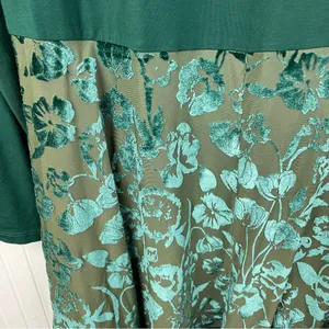 LOGO By Lori Goldstein Rayon Burnout Velvet Satin Hem Top Size Large Green Holiday thumbnail 7