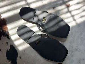 Steve Madden Sandals Black Leather Flip Flops Studded thumbnail 2
