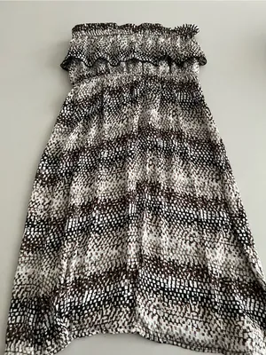 Velvet Torch Strapless Smocked Dress in Brown and White Print S thumbnail 2