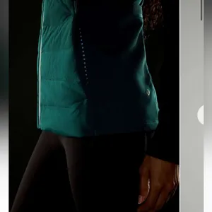Lululemon 23. Down for it All best size 4 in storm thumbnail 4