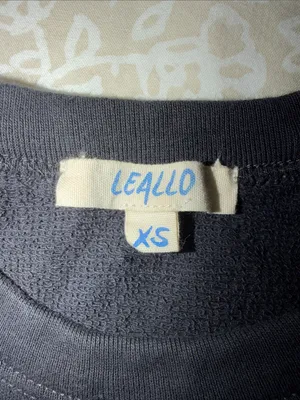 Leallo Women’s Charcoal Dune Solid Crewneck Black Size XS thumbnail 5
