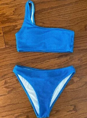 Blue bikini thumbnail 1