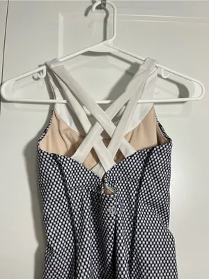 Lululemon Size 4 White Black Mish Mesh Enhearten Tank Top thumbnail 4