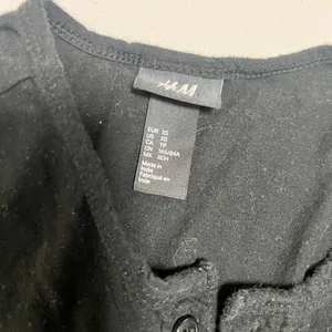 H&M Black Henley Roll-Sleeve Top thumbnail 3