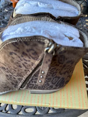 Very G Divine Leopard Print Ankle Booties Taupe Brown Women’s Size 9.5 NIB thumbnail 6