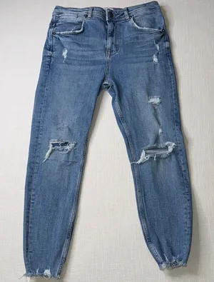 Zara Light Blue Distressed Ankle Jeans thumbnail 1