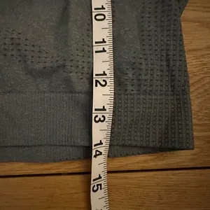 Gymshark vital seamless 2.0 long sleeve crop top gray medium thumbnail 4