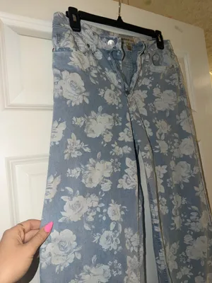 Madden Girl Floral Jeans thumbnail 4