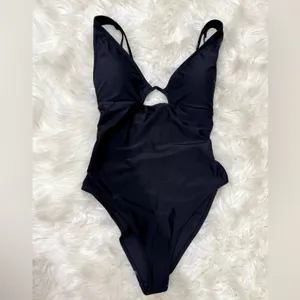 Gymshark Black Cutout One-Piece Swimsuit Strappy Back Medium thumbnail 5