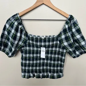 American Eagle NWT Trendy Plaid Puff Sleeve Top Green Navy White Smocked Crop thumbnail 4