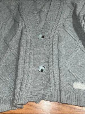 Taylor Swift Light Grey Cable Knit Cardigan. Size medium to large thumbnail 3