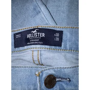Hollister Men's Blue Light Wash Denim Straight Jeans Stretch 5-Pocket thumbnail 3