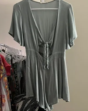 ILIA Green Relaxed Pleated Short Sleeve Blouse thumbnail 2