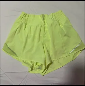 Lululemon Hotty Hot Shorts 2.5 Yellow thumbnail 1
