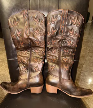 Boots Brown Size 7 thumbnail 1
