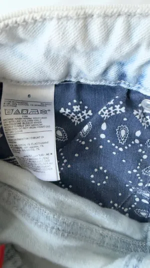 Old Navy Bandana Detail Denim Shorts Size 6 thumbnail 5