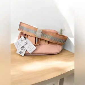 NWT Lululemon Everywhere Belt Bag 1L Pink Mist Silver Logo thumbnail 6