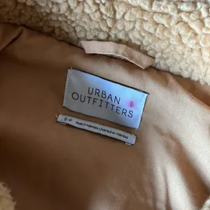 Urban Outfitters Tan Oversized Teddy Cargo‎ Coat Size Small thumbnail 4