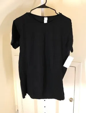 Fabletics NWT Women's Black Mesh Athletic Shirt Size L thumbnail 1