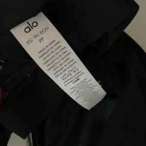 Alo Yoga Airbrush Real Bra Tank Black XS thumbnail 4