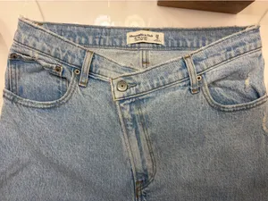 Abercrombie 90s Straight Ultra High-Rise Jeans thumbnail 4
