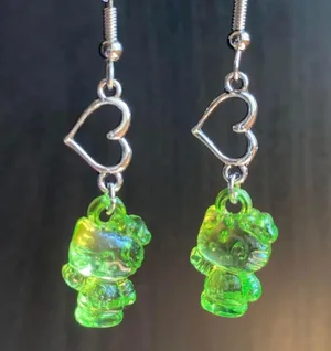 Handmade Dangle Heart Earrings Kitty Kawaii thumbnail 1