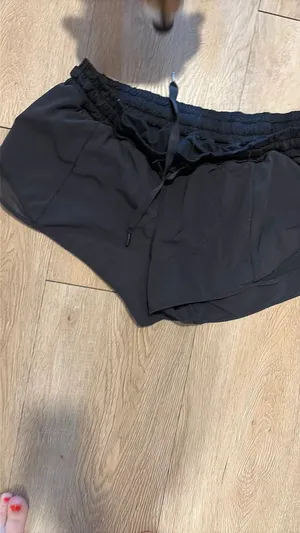 Lululemon Shorts Hotty Hot 2.5" thumbnail 2